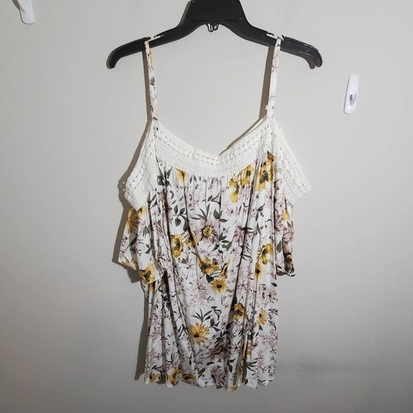 Torrid YELLOW FLORAL STRETCH CHALLIS COLD SHOULDER TOP - Picture 5 of 12